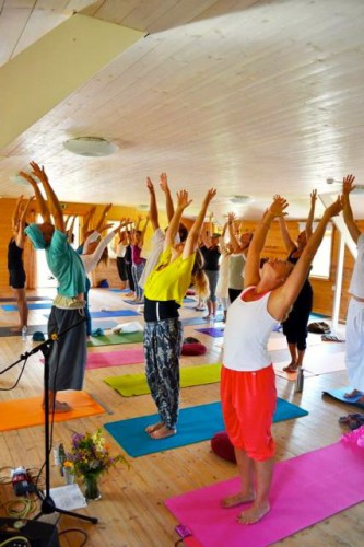 Sky sunsalutations Mundekulla Yoga fest
